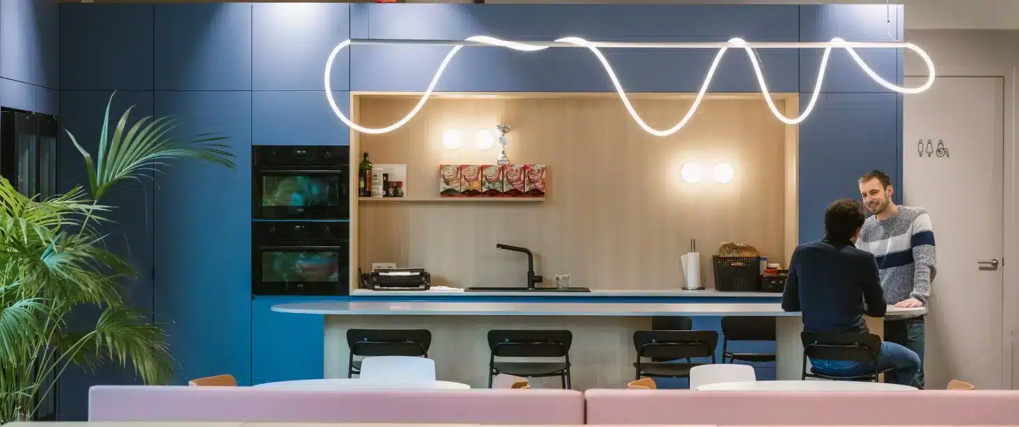 De kantoorkeuken: het echte hart van je werkplek